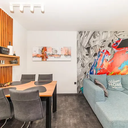 Luxury D&d By Jazine Bay, Center Apartment *